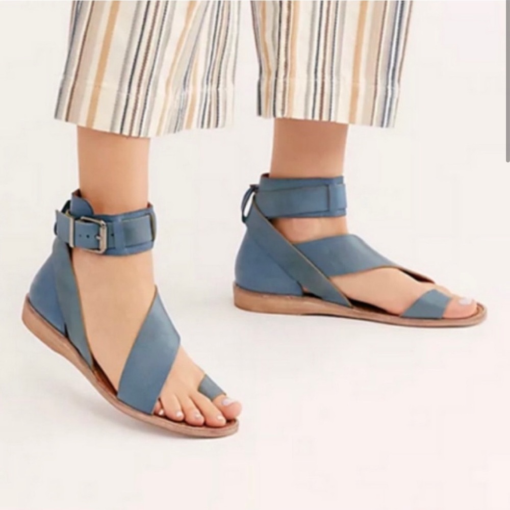 NWOT FREE PEOPLE Vale Leather Boot Sandal Khaki Ankle Strap Toe Loop 37/7US $168